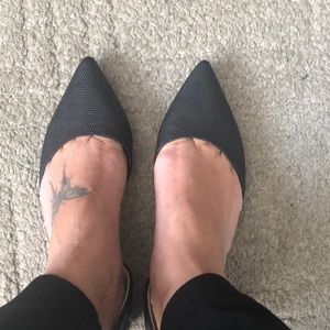 Sam&Libby pointy toe flats. Very cute and stylish.
